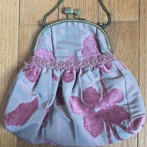 Handmade Vintage Velvet Floral Heart Kiss-Lock Handbag (boho, chain strap)
